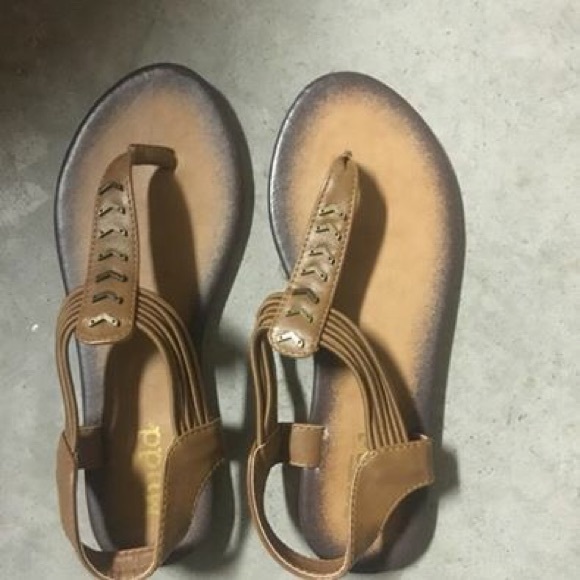 Mudd Sandals - Picture 1 of 2